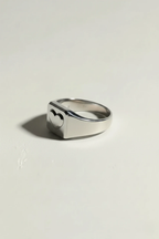 Amour Signet Ring
